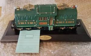 lot 53 image: AVON FINE COLLECTIBLES No. 381E LOCOMOTIVE BY LIONEL (NEW IN BOX)