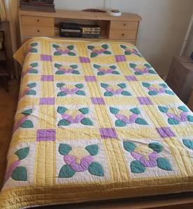 lot 59 image: VINTAGE FULL SIZE BED