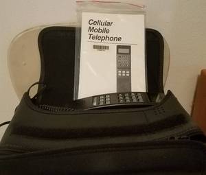 lot 73 image: VINTAGE MOTOROLA CELLULAR MOBILE TELEPHONE