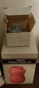lot 79 image: LOT OF CANDLE HOLDERPOTPOURRI SIMMER POT