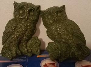 lot 82 image: VINTAGE HOME INTERIORS OWLS SET