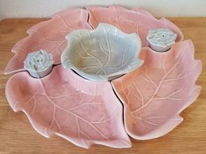 lot 92 image: VINTAGE LAZY SUSAN DISH WITH SHAKERS