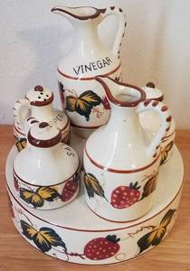 lot 93 image: VINTAGE 1950S FRED ROBERTS (SAN FRANCISCO) CRUET SET (MADE IN JAPAN)