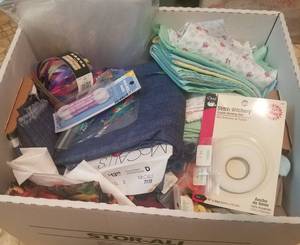 lot 141 image: LOT OF ASSORTED SEWING  CROCHET  CROSS STITCH ACCESSORIES AND SUPPLIES