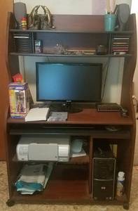 lot 148 image: COMPUTER DESK WITH CONTENTS (SEE DESCRIPTION)