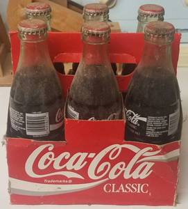 lot 162 image: VINTAGE COCA-COLA BOTTLE SIX PACK