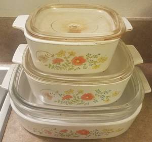 lot 175 image: VINTAGE CORNING WARE WILDFLOWER CASSEROLE SET WITH LIDS