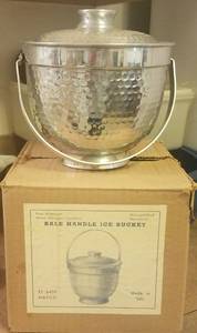 lot 187 image: NASCO BALE HANDLE ICE BUCKET