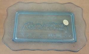 lot 208 image: VINTAGE TIARA EXCLUSIVE LORDS SUPPER MINI TRAY IN ICE BLUE