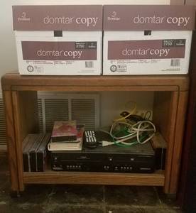 lot 211 image: WOODEN STAND WITH VCRDVD PLAYER AND 2 BOXES OF VHS MOVIES