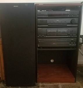 lot 212 image: SONY HOME STEREO SYSTEM