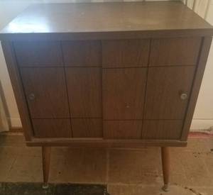 lot 218 image: VINTAGE VINYL RECORD STORAGE TABLE