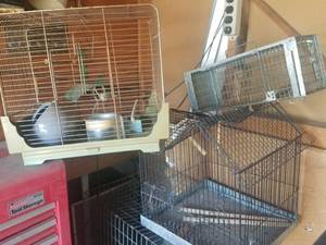 lot 224 image: LOT OF 3 CAGES