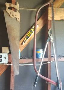lot 232 image: LOT OF HAND SAWS AND PRUNERS