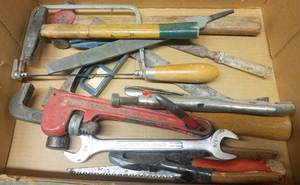 lot 236 image: LOT OF ASSORTED TOOLS