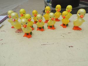lot 448 image: 13 ceramic hand painted ducks