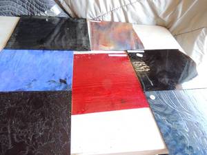 lot 404 image: Stained glass purple 12x13 ,dark blue 12x9, blue 12 x12, red 12x10, rose brown 11x10, marble 11x11 black 15 x 13