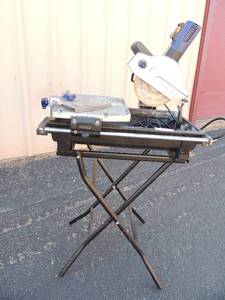 lot 414 image: Kobalt tile saw on stand