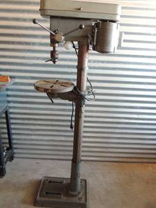 lot 352 image: Omaha Industrial Tools (OIT) Drill Press  heavy duty 16 speed 13 floor standing