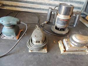 lot 380 image: Black and Decker Router, Central sander,  2 PALM B&D hand sanders