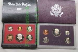 lot 227 image: U.S. proof coin sets 1982 and 1985
