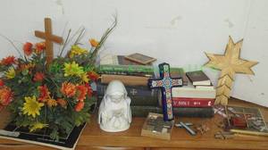 lot 27 image: Religious theme items as shown