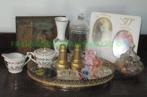 lot 51 image: Assorted collectibles including Lefton and more as shown