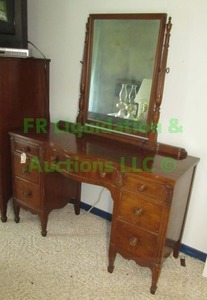 lot 36 image: Vintage 1940s mahogany wood vanity desk
