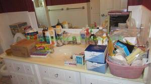 lot 56 image: Assorted vanity supplies as shown, Generous quantity