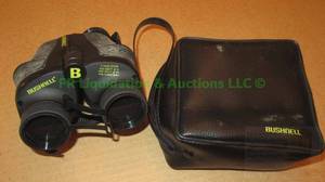 lot 78 image: Bushnell compact binoculars with case
