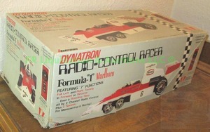 lot 81 image: Retro Dynatron MarlboroTexaco formula 1 radio control race car in original box