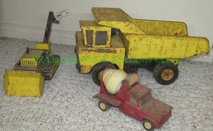 lot 361 image: Vintage mid-century Tonka toys
