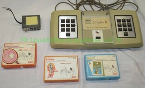 lot 141 image: Retro 1977 RCA Model 18V100 Studio II home TV programmer video game system with 3 original game cartridges