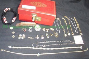 lot 198 image: Assorted fashion jewelry plus