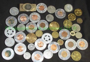 lot 252 image: Assorted collectible coins and tokens