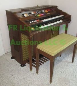 lot 163 image: Kimball Swinger 1000 electric organ plus bench