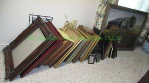 lot 172 image: Assorted picture frames