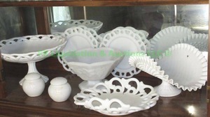 lot 177 image: Assorted milk glassware