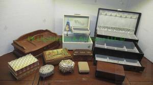 lot 208 image: Assorted jewelry boxes a s shown