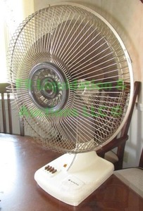 lot 275 image: Sanyo electric fan model EF16SP2