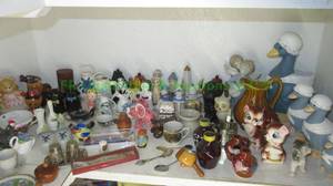 lot 295 image: Assorted salt & pepper shakers and figurines