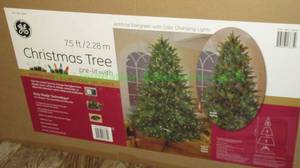 lot 336 image: GE 7.5 ft lighted Christmas tree