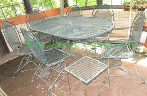 lot 358 image: Metal frame patio table 66 x 38 x 29 and chair set