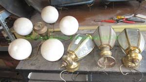 lot 438 image: Exterior sconce lamps and interior chandelier