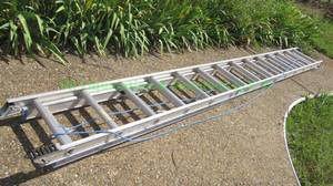 lot 484 image: Werner 28ft extension ladder