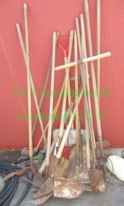 lot 371 image: Assorted shovels, rakes plus