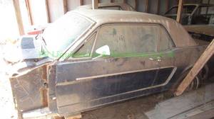 lot 375 image: 1965 Ford Mustang body as shown. title included