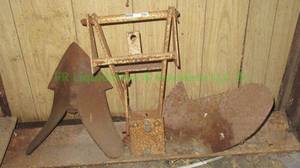 lot 390 image: Pull behind tractor plow blades
