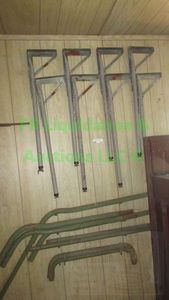 lot 492 image: Metal support bars