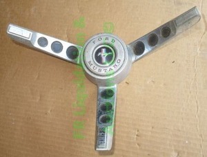 lot 432 image: 1965 Ford Mustang steering wheel horn button